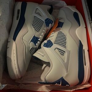 Jordan 4 military blue tag on never worn